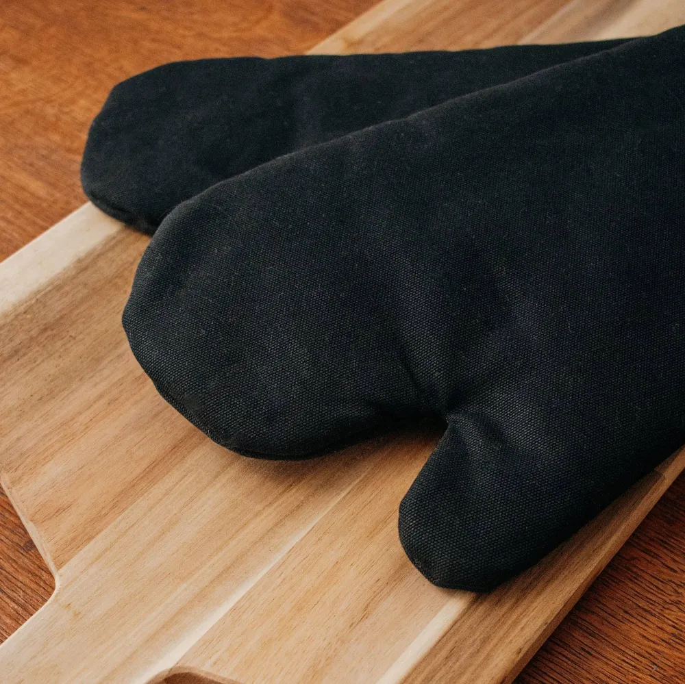 Ensemble de gants de cuisine isolés à l'asclépiade - Gants de cuisine végétaliens