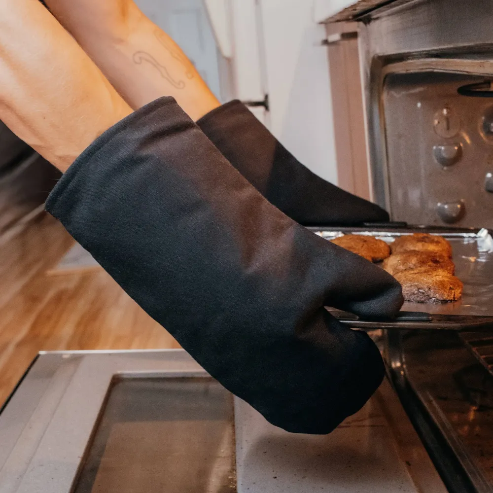 Ensemble de gants de cuisine isolés à l'asclépiade - Gants de cuisine végétaliens