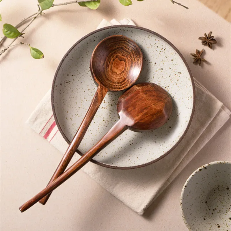 Longue cuillère en bois pour Ramen