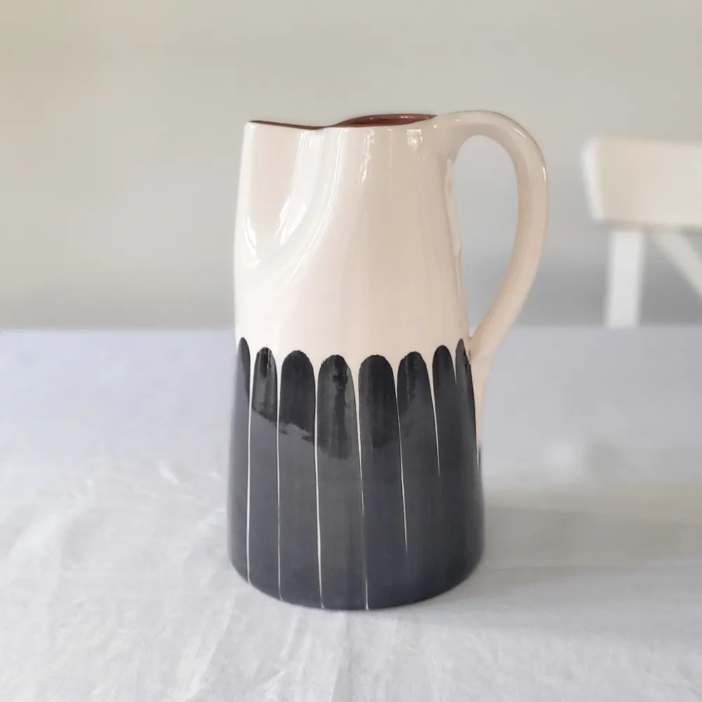 Maxi pichet 1,5 l colonnes noir