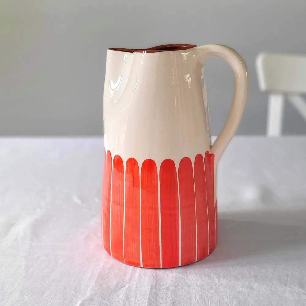Maxi pichet 1,5 l colonnes rouge