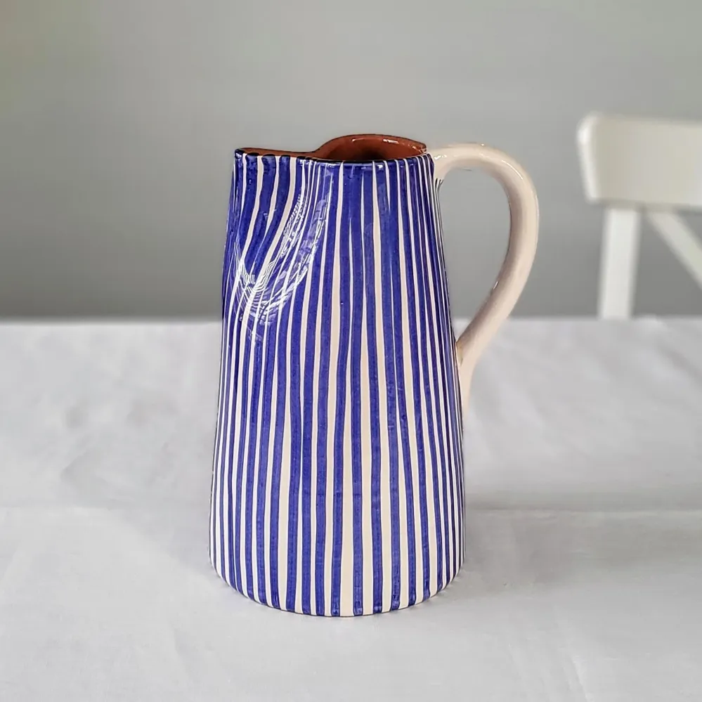 Maxi pichet 1,5 l rayé bleu marine