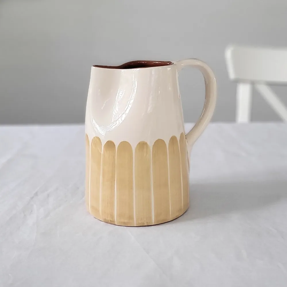 Pichet 1 l colonnes beige