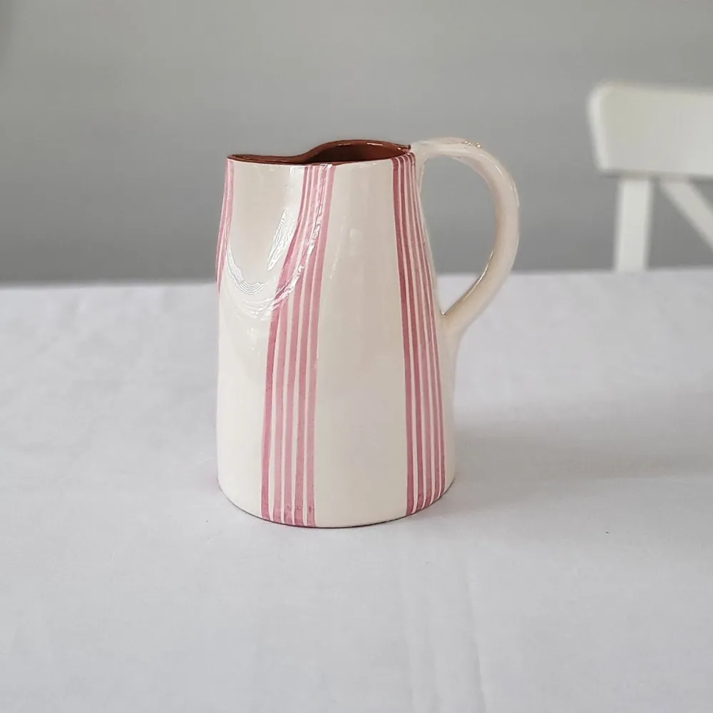 Pichet 1 l groupé rayé rose