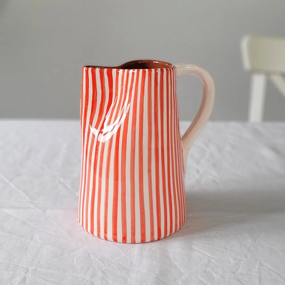 Pichet 1 l rayé rouge