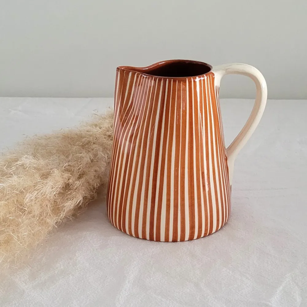 Pichet 0,6 l rayé rouille