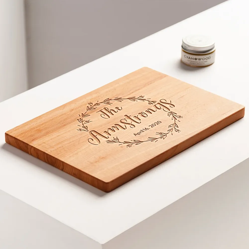 Planche à découper en bois de hêtre - Forme rectangulaire - Couronne circulaire gravée