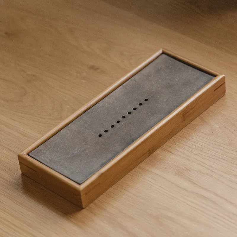 Plateaux à thé en céramique et bambou
