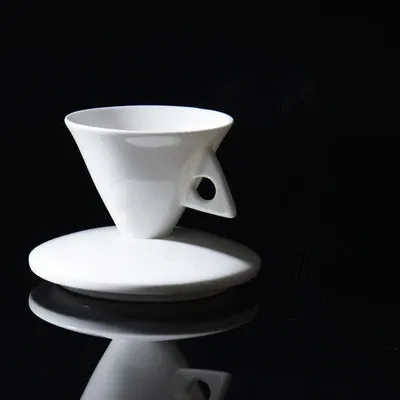 Tasse à expresso en céramique blanche