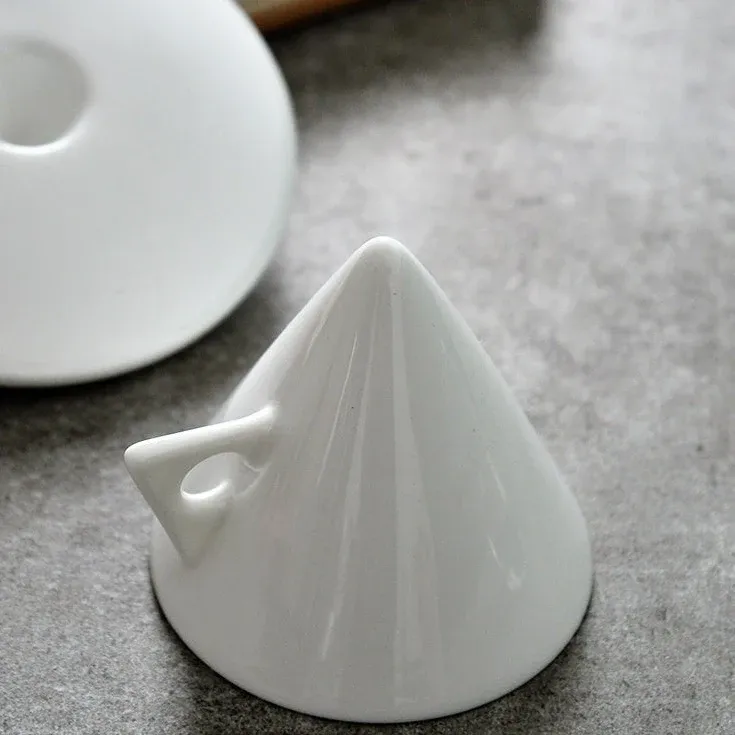 Tasse à expresso en céramique blanche