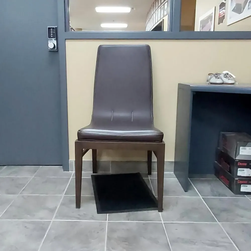 CHAISE EN CUIR Canada Billiard