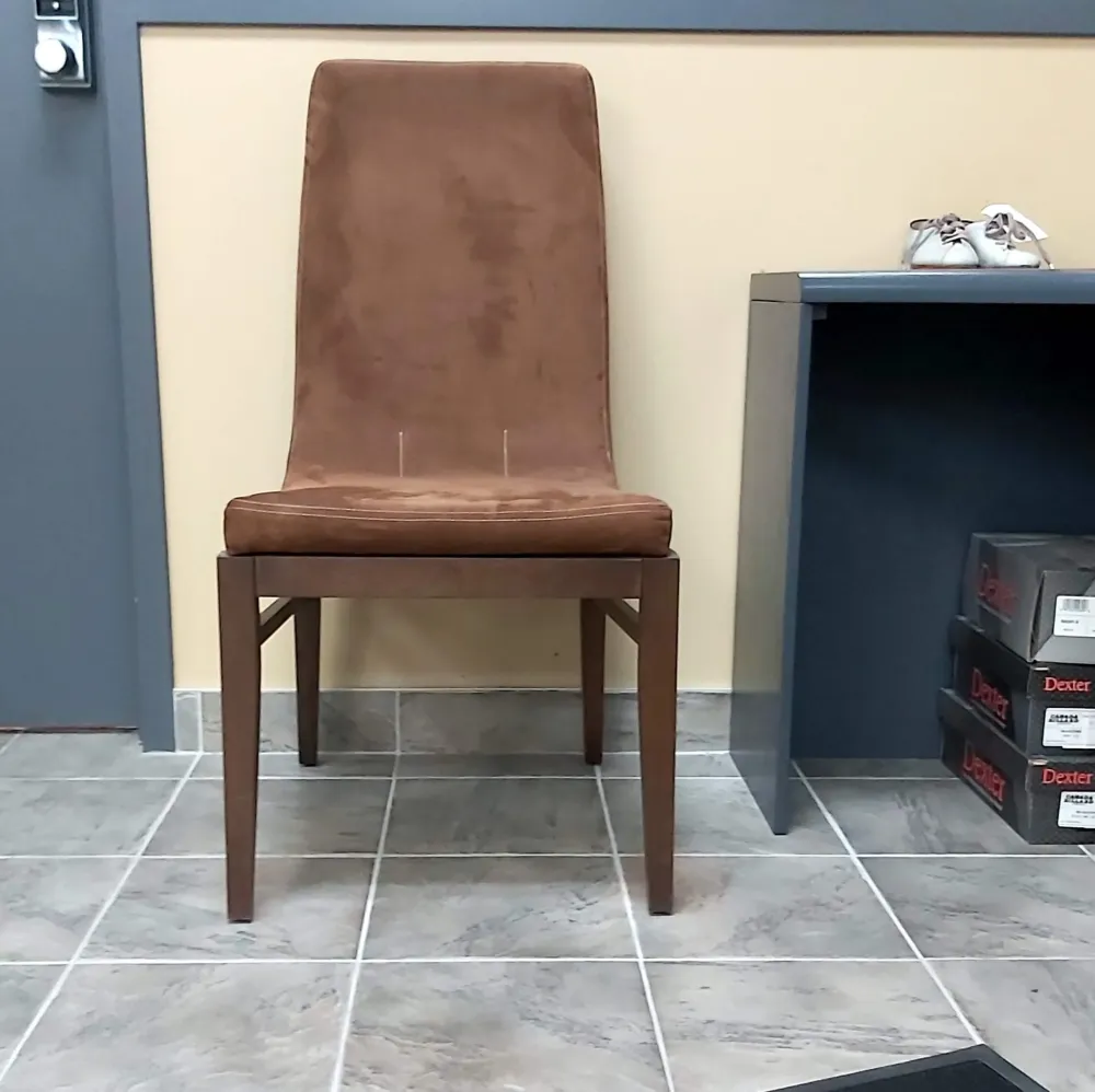CHAISE SUÉDÉ Canada Billiard