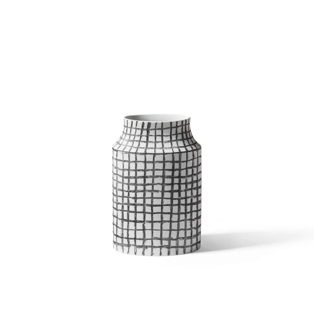 Vase elliptique en porcelaine POST SCRIPTUM, conçu par Formafantasma pour Cassina