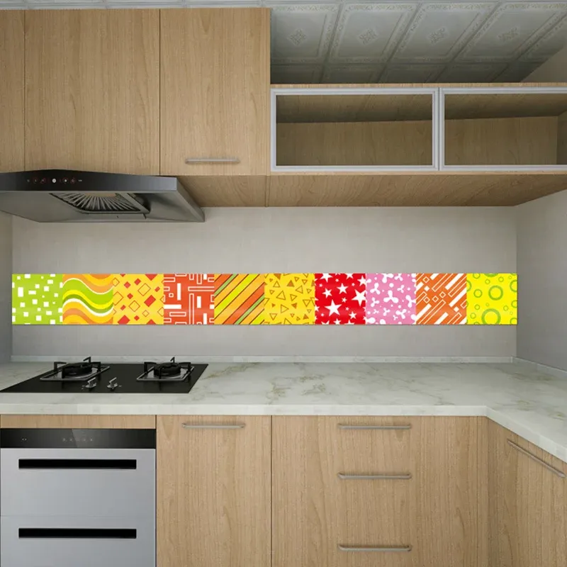 Papiers peints à motifs géométriques en rouge-jaune-vert, art mural de style enfant pour chambre d'enfant Clearhalo