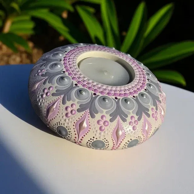 Bougeoir rond mandala blanc, gris et rose en pointillisme CréAzur Delf'