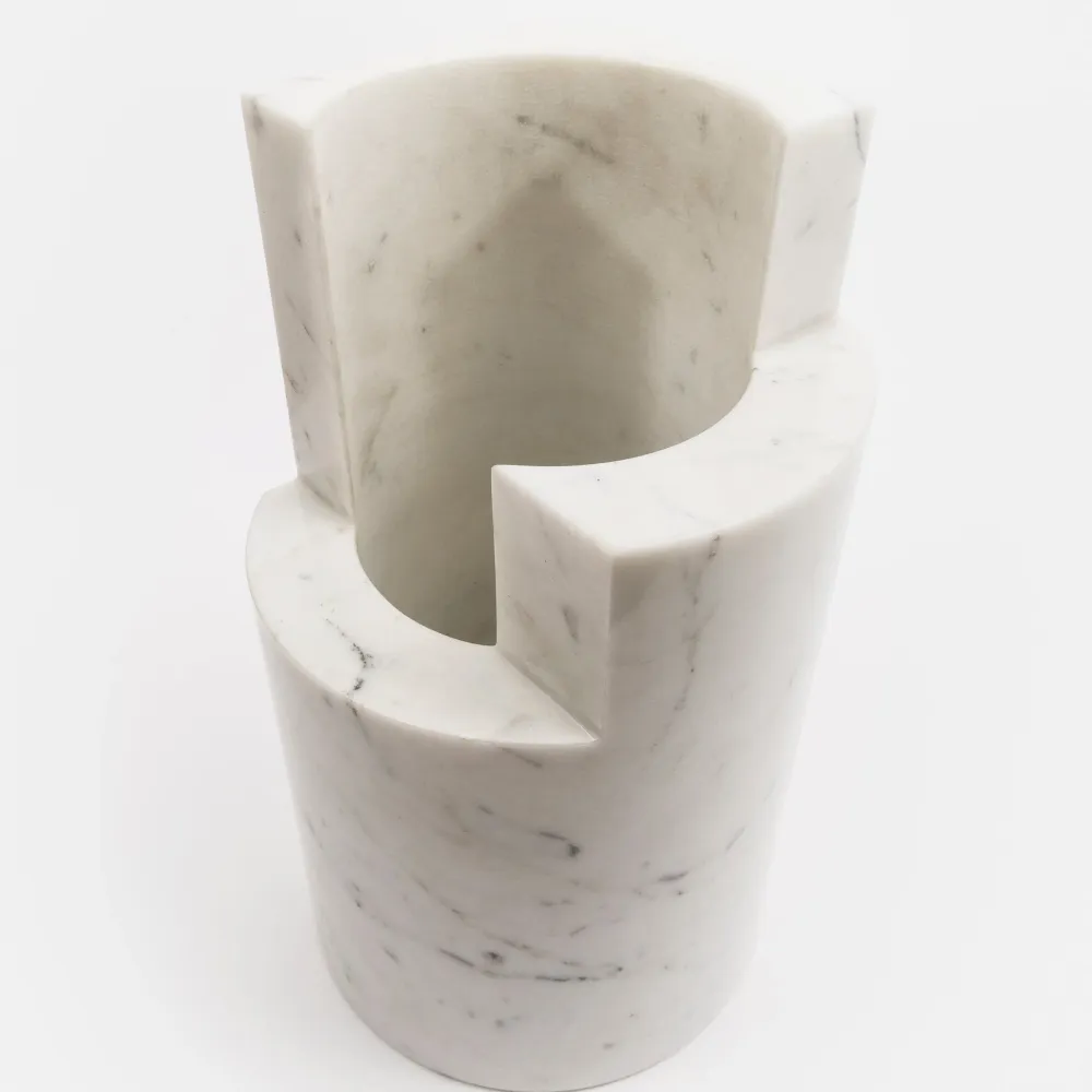Vase en marbre PAROS H par Enzo Mari - Édition limitée Danese Milano