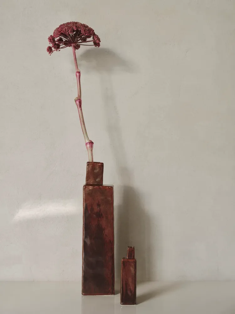 Koa Vase - Large - Red Brown Ferm Living - COM