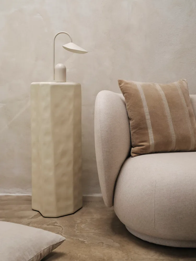 Senti Stripe Cushion - Dark Sand/Linen Ferm Living - COM