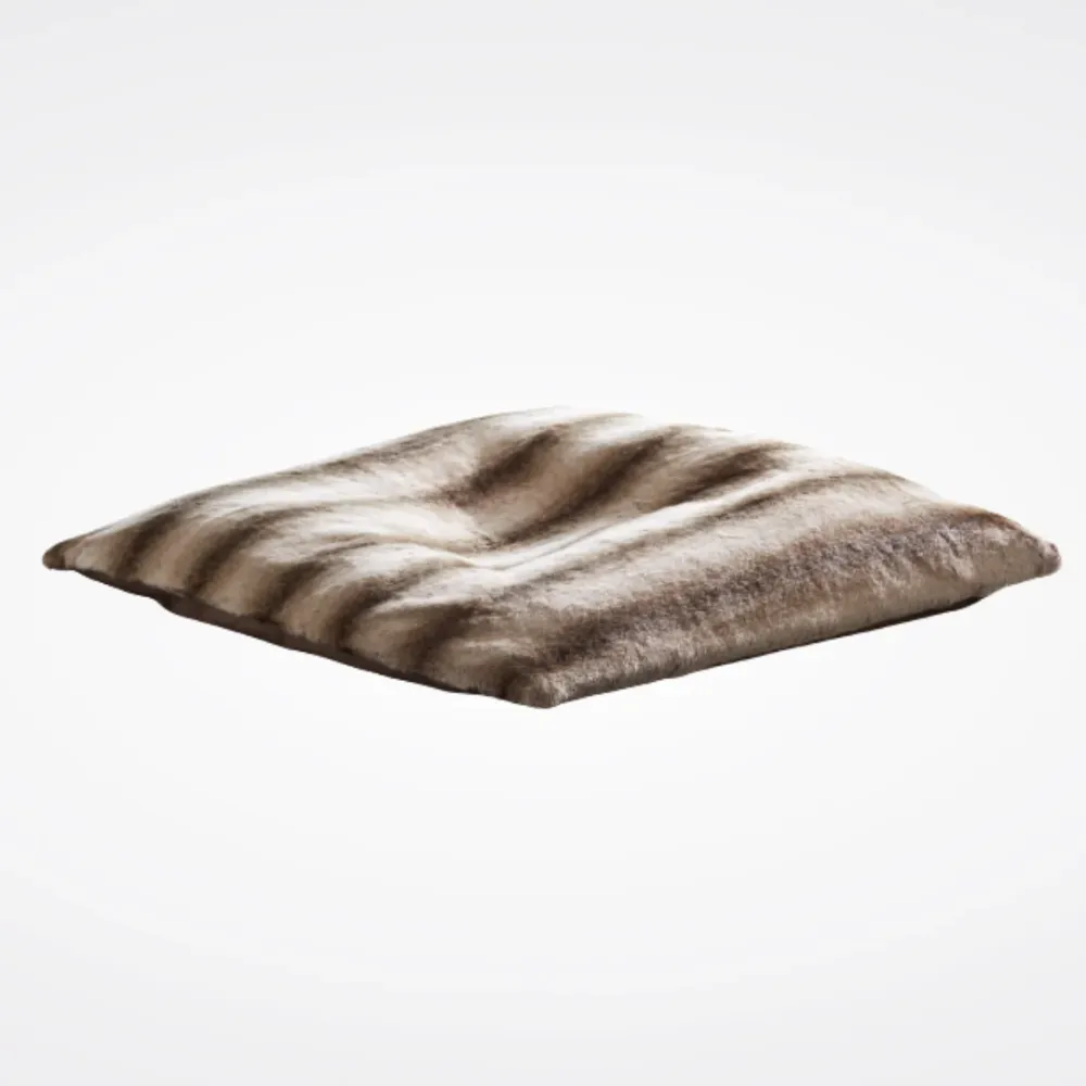 Coussin de sol en fausse fourrure Maison Evelyne Prélonge