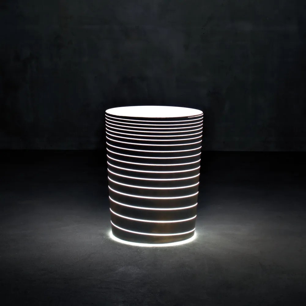 Vase d'extérieur GRAND JANE avec lumière par Marc Sadler pour Serralunga