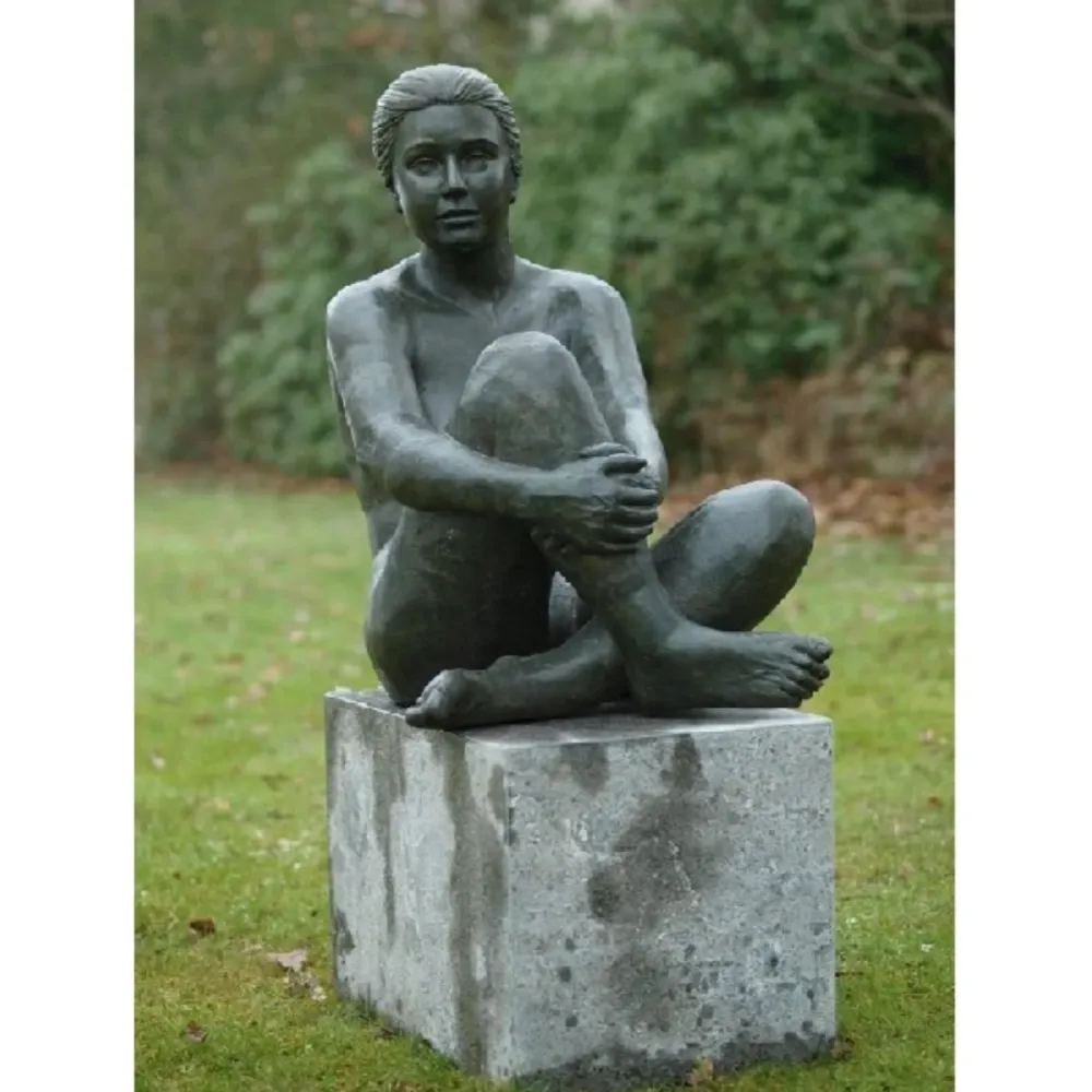 Statue en bronze Femme assise 80 x 45 x 68 cm (H x L x P) Thermobrass