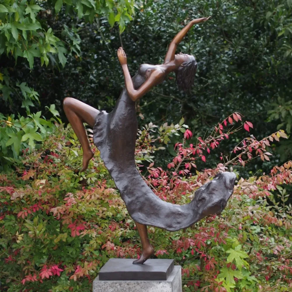 Statue en bronze Femme dansante 130x34x85cm (HxLxL) Thermobrass