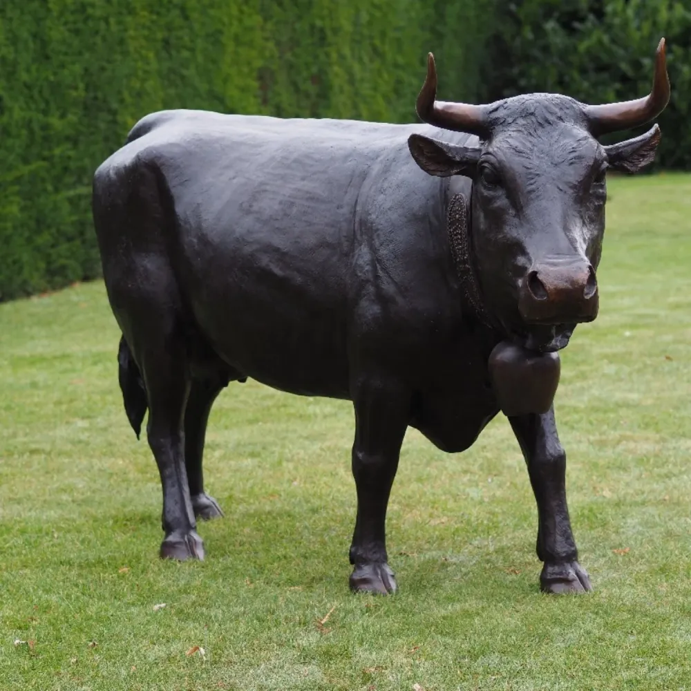Statue en bronze Vache d'Hérens 135x65x220cm (HxLxL) Thermobrass