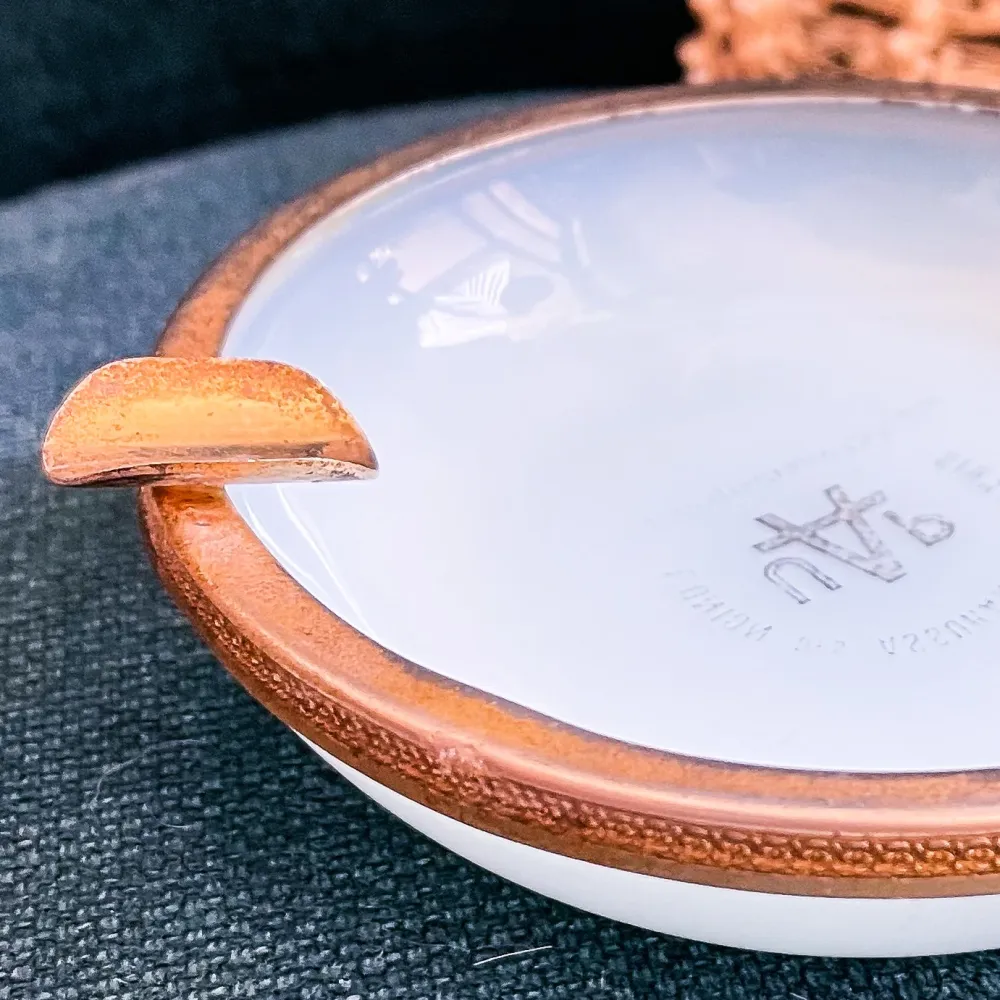 Ancien cendrier en opaline
