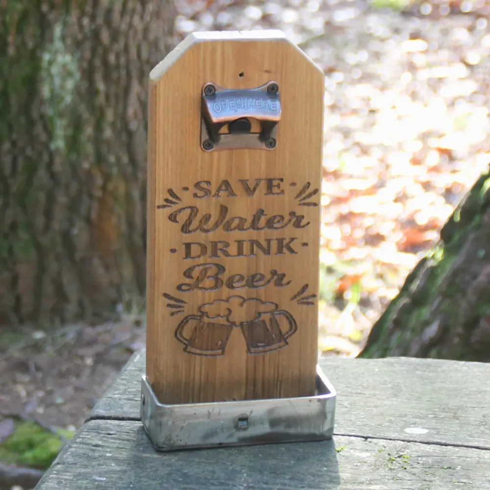Décapsuleur mural bois Save water drink beer 2 chopes Atelierecup06