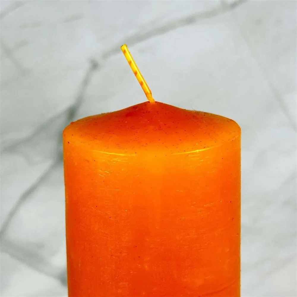 Bougie teintée masse orange