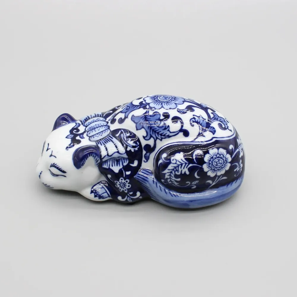 Chat en céramique,céramique bleue et blanche, accessoire de table