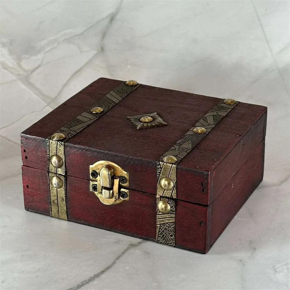 Coffret en bois carré