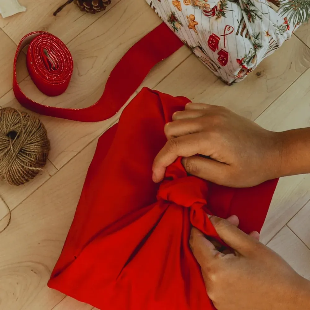 Emballage cadeau Furoshiki - moyen Carreaux noir & rouge