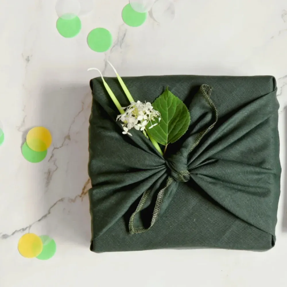 Emballage cadeau Furoshiki - petit Carreaux noir & rouge