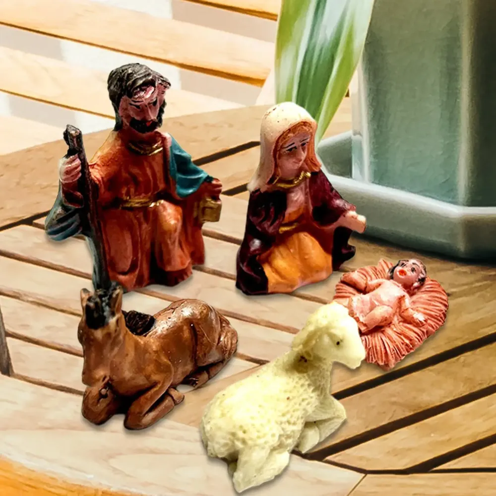 Ensemble de 5 figurines de crèche catholique représentant la Naissance de Jésus