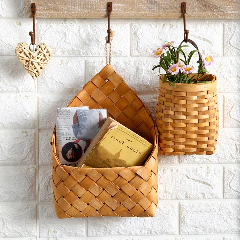 Panier mural suspendu en osier naturel