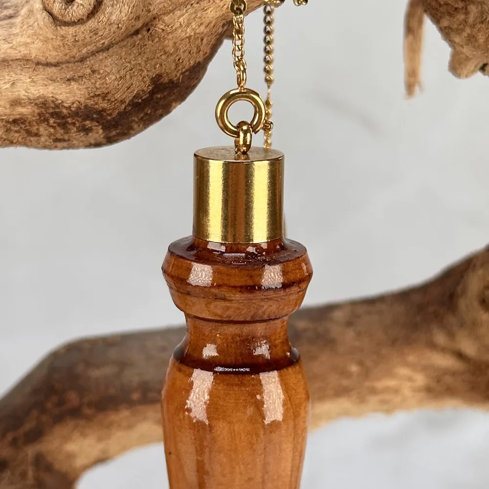 Pendule Solstice en If vernis - P1