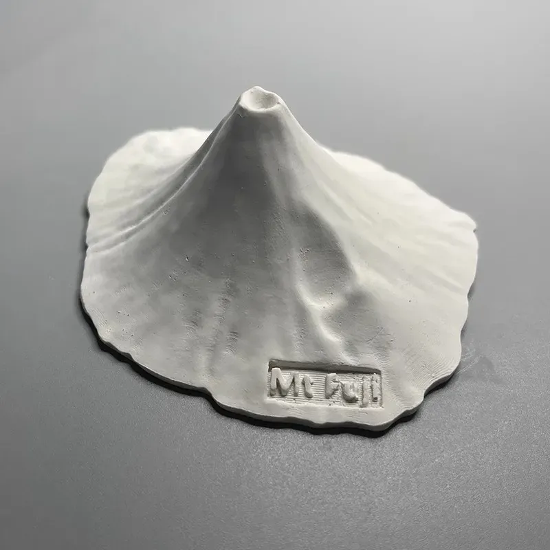 Sculpture moderne minimaliste de style japonais du mont Fuji, art de bureau créatif, ornements miniatures, cadeaux d'anniv...