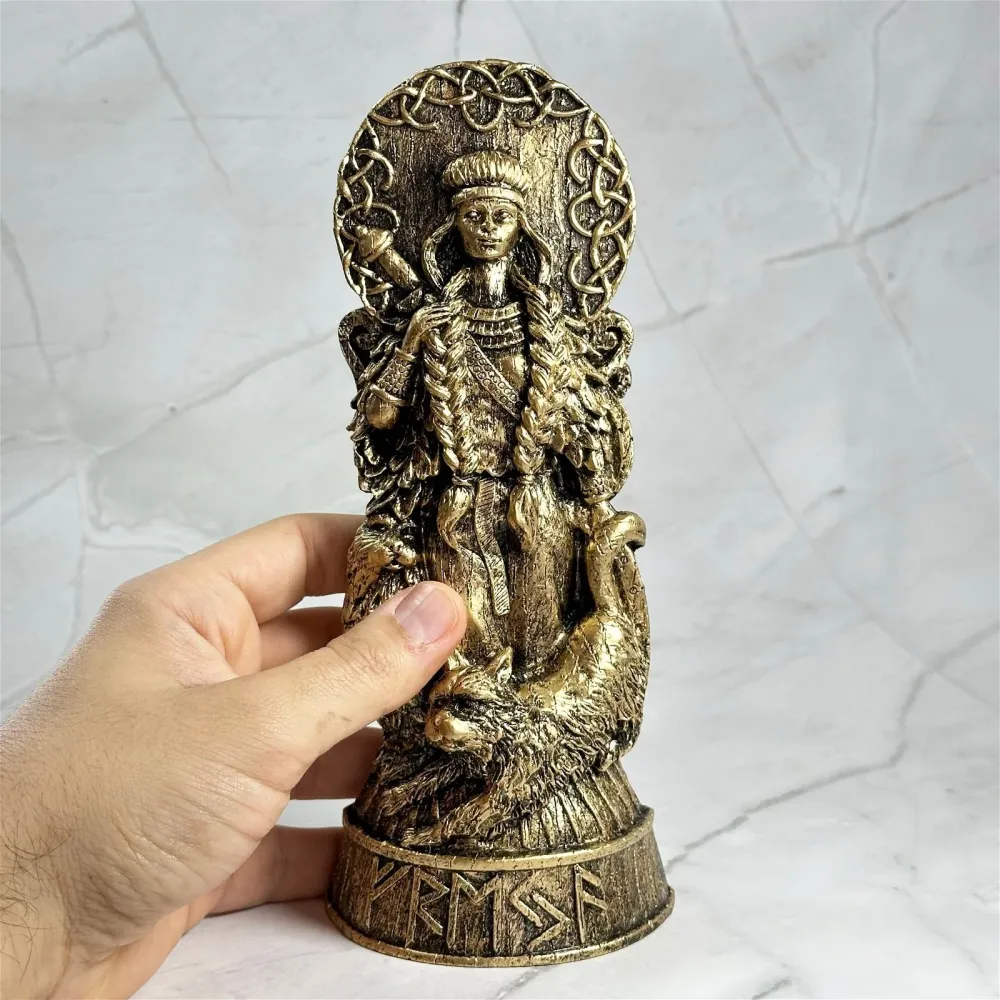 Statue Freyja