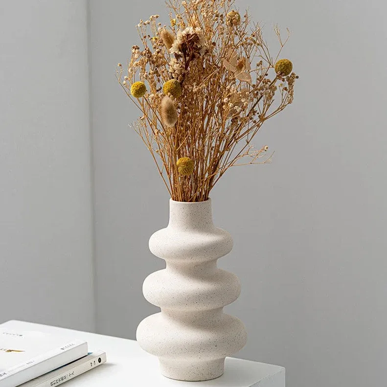 Vase nordique en céramique beige douillet