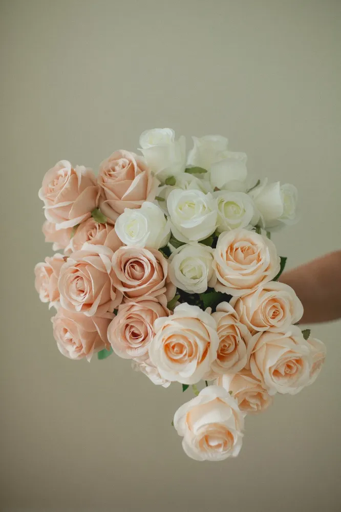 BOUQUET DE 9 ROSES ARTIFICIELLES White Eucalypt Co.