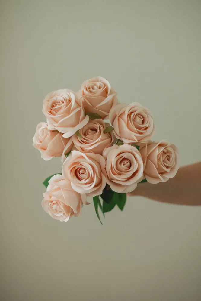 BOUQUET DE 9 ROSES ARTIFICIELLES White Eucalypt Co.