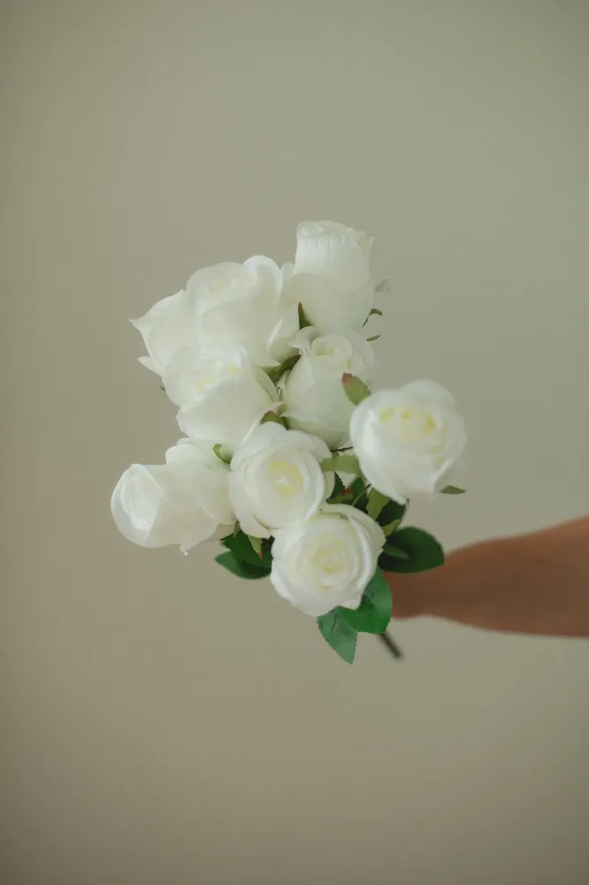 BOUQUET DE 9 ROSES ARTIFICIELLES White Eucalypt Co.