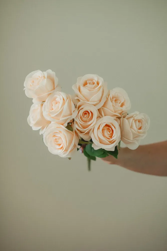 BOUQUET DE 9 ROSES ARTIFICIELLES White Eucalypt Co.