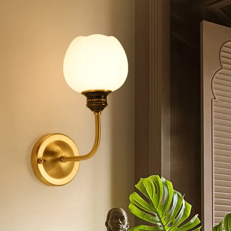 Applique murale dorée à 1/2 ampoules, luminaire Antique en verre laiteux, lampe murale pour salon Clearhalo