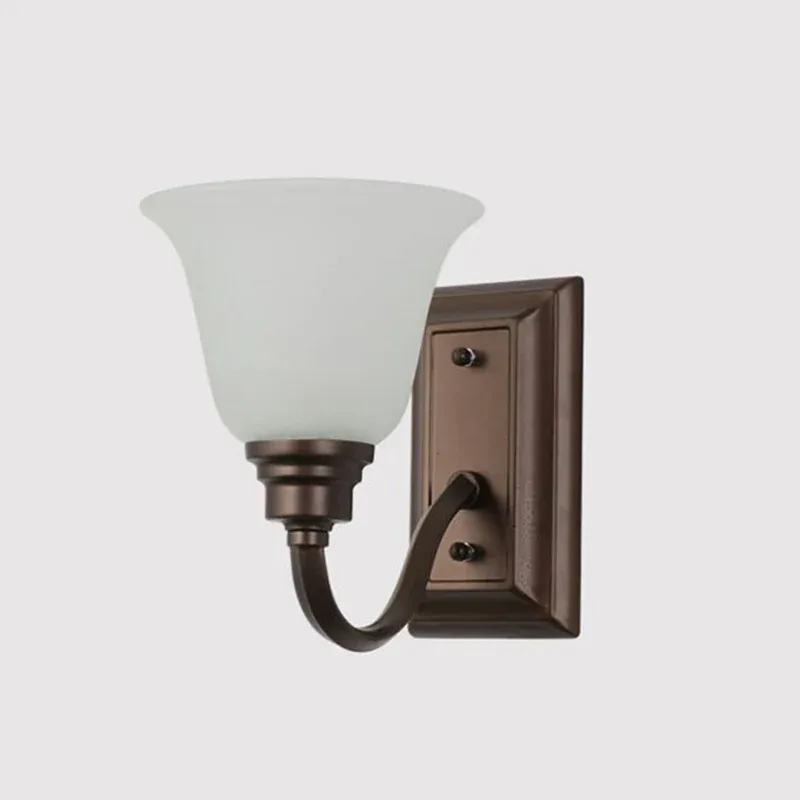 Applique murale en verre crème à 1 ampoule, luminaire de chevet traditionnel de forme évasée marron Clearhalo