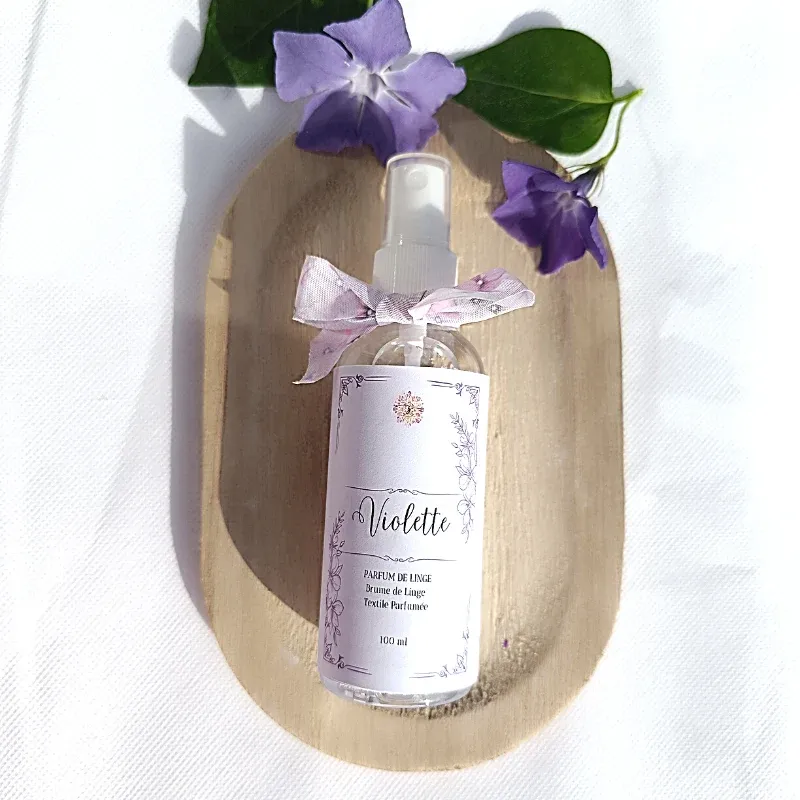 Parfum de Linge VIOLETTE - Brume de linge artisanale naturelle Sérénity Bougies