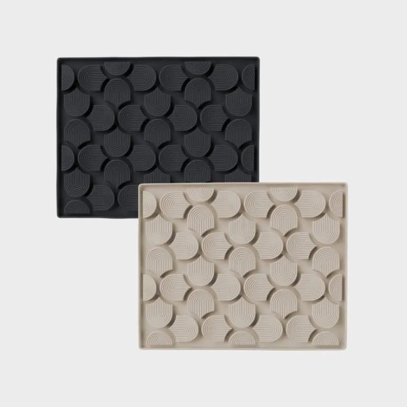TAPIS DE LÉCHAGE ET DE FOUILLE POUR CHIEN - 2 COULEURS DISPO FUZZYARD