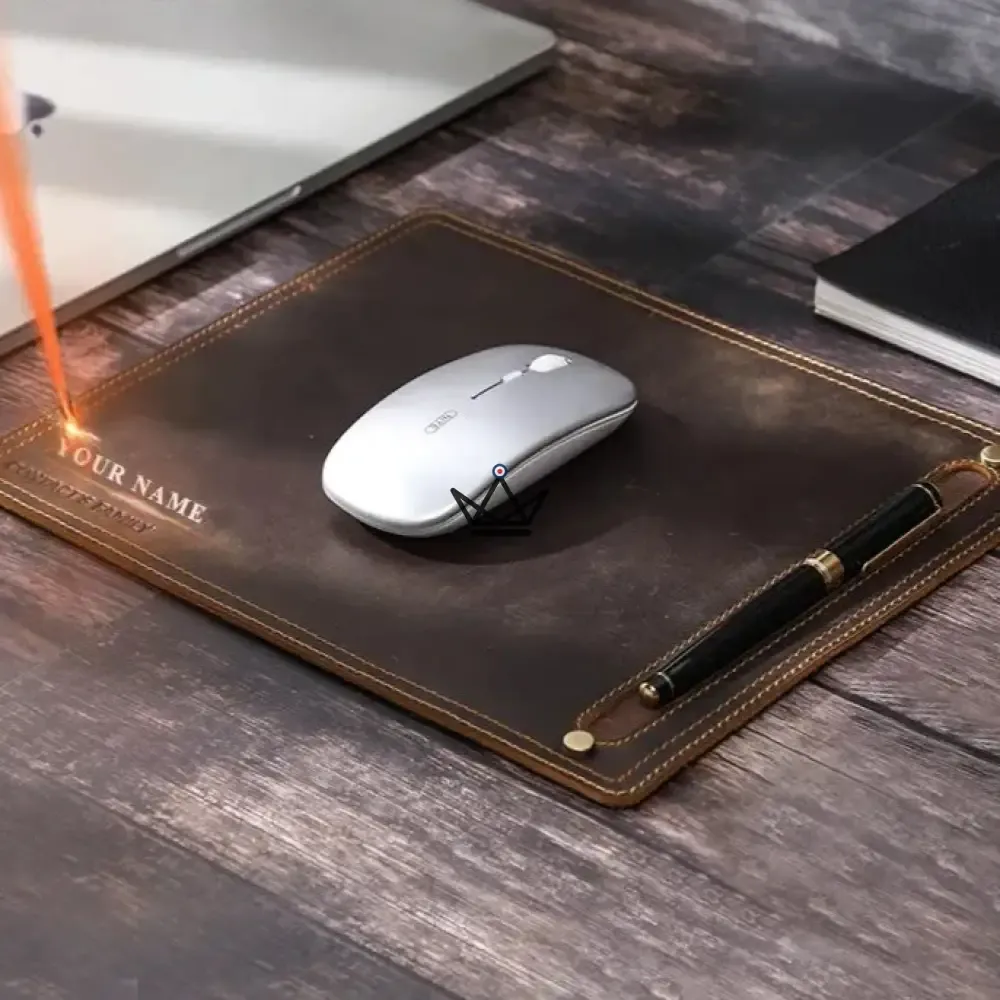 Tapis de souris personnalisable en cuir - Voyageur Duty