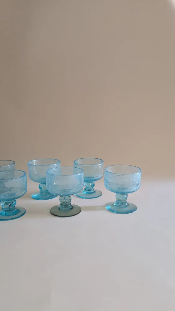 6 COUPELLES EN VERRE BULLÉ